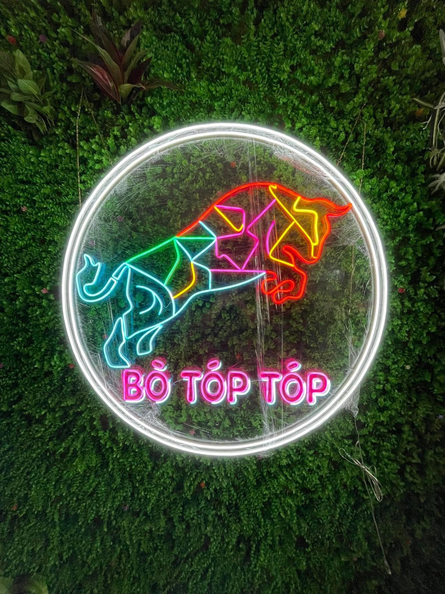 Biển Neon Bò Tóp Tóp