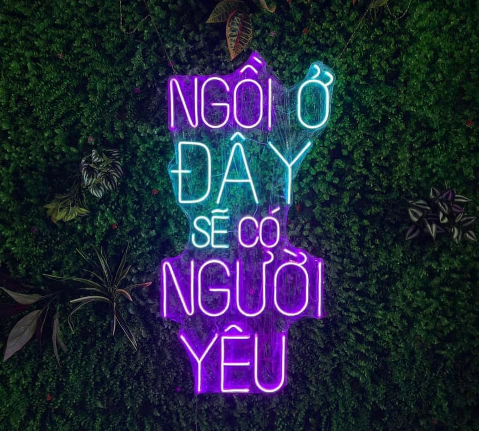 Biển Neon Ngôi Ô Đây